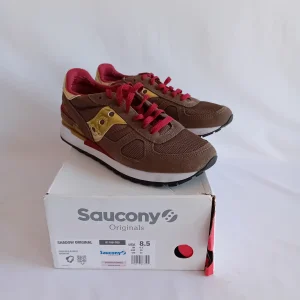 SAUCONY
